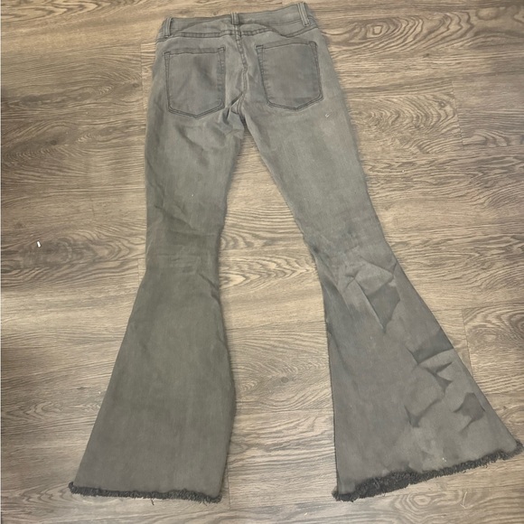 Gorgeous black Pistola bellbottoms jeans size 24 - Picture 6 of 7